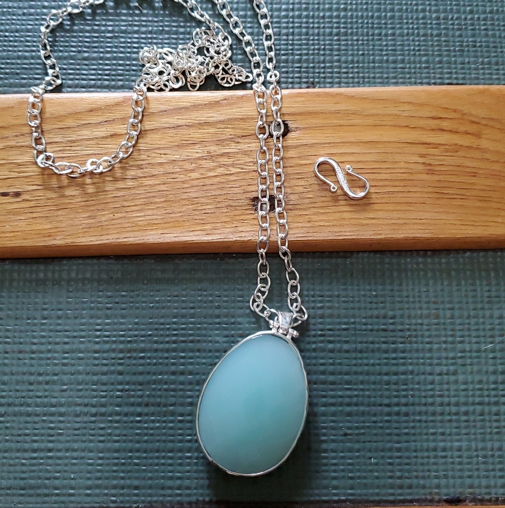 Stella & Dot REVERSIBLE Necklace with Chalcedony and Labradorite Look Pendant
